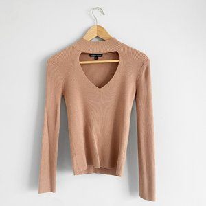 Kendall & Kylie Beige/Tan Keyhole Turtleneck Classic Long-Sleeve Sweater Shirt
